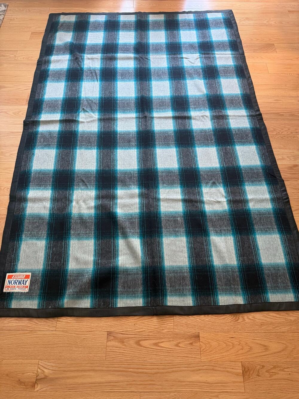 Essma Norway All Wool Blanket Navy Blue Plaid 88"x58" JL